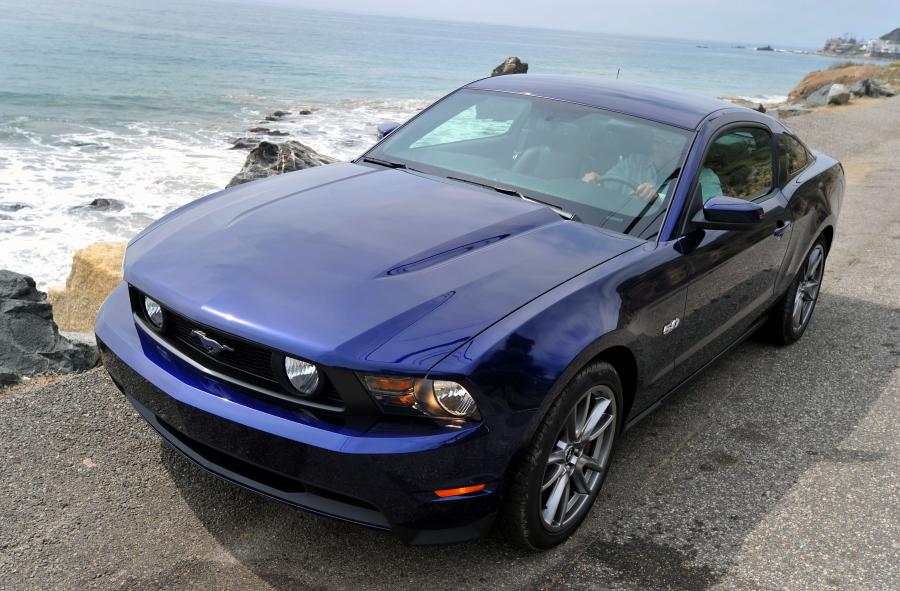  Ford Mustang 5.0 GT 2011 года  (фото 26 из 30)